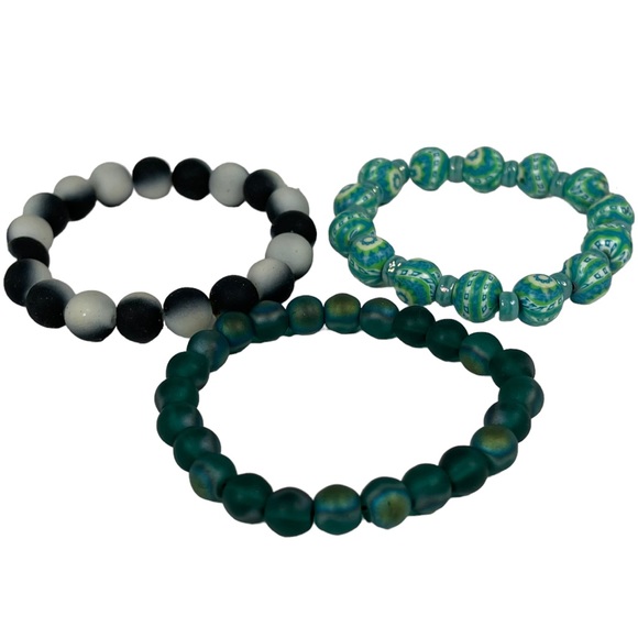 Greens & black rounded stretchy beaded bracelets bundle of 3 NEW - Picture 2 of 9